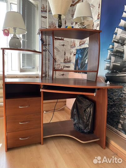 Компьютерный стол