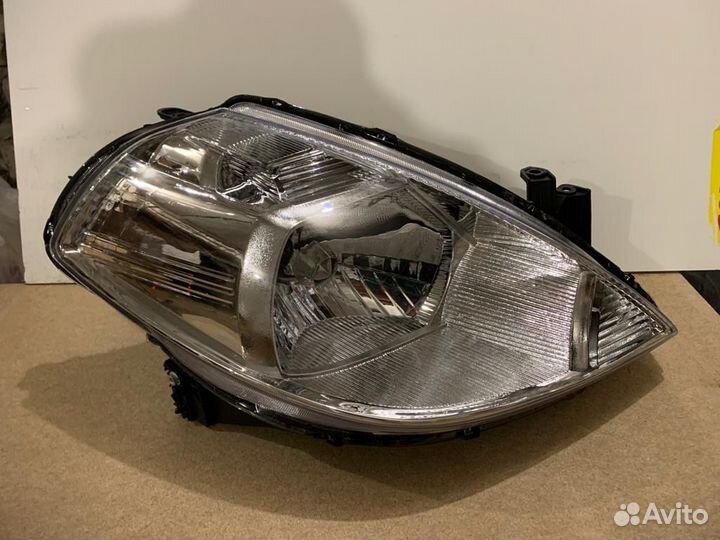 Фара правая nissan tiida. nntii05002R