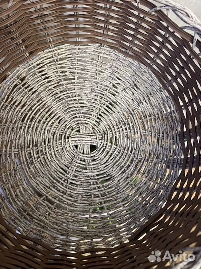 Корзина плетеная из ротанга