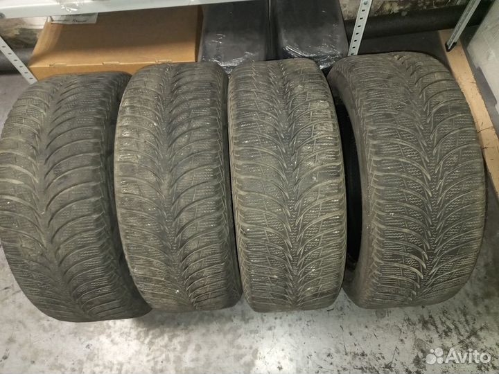 Goodyear UltraGrip Ice 205/55 R16