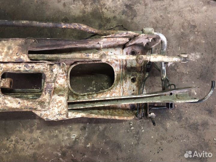 Балка задняя подрамник на renault safrane 1