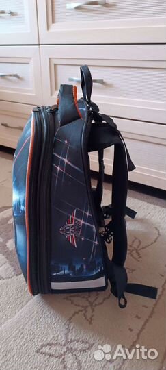 Ранец школьный для мальчика в отличном состоянии