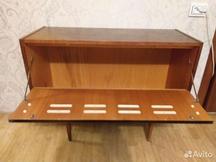 Тумба для постельных принадлежностей