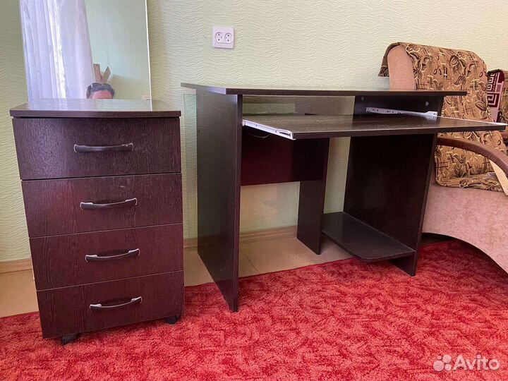 Стол и тумба