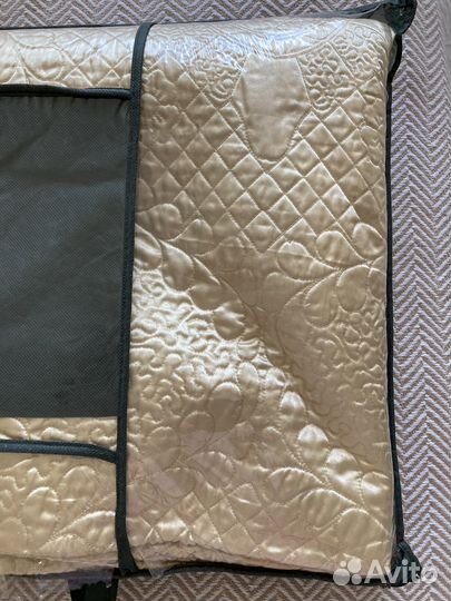 Стеганое покрывало на кровать