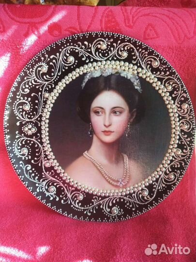 Интерьерные декоративные тарелки