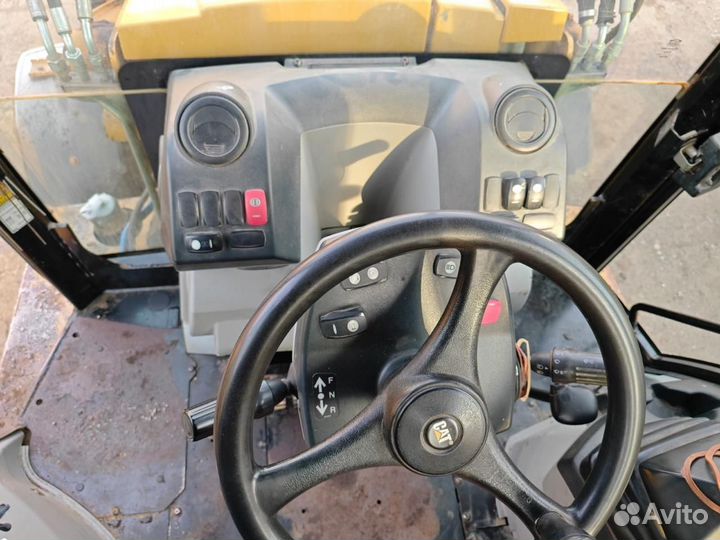 Экскаватор-погрузчик CAT 428F, 2014