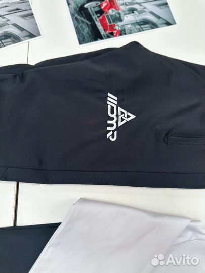 Спортивный костюм новый