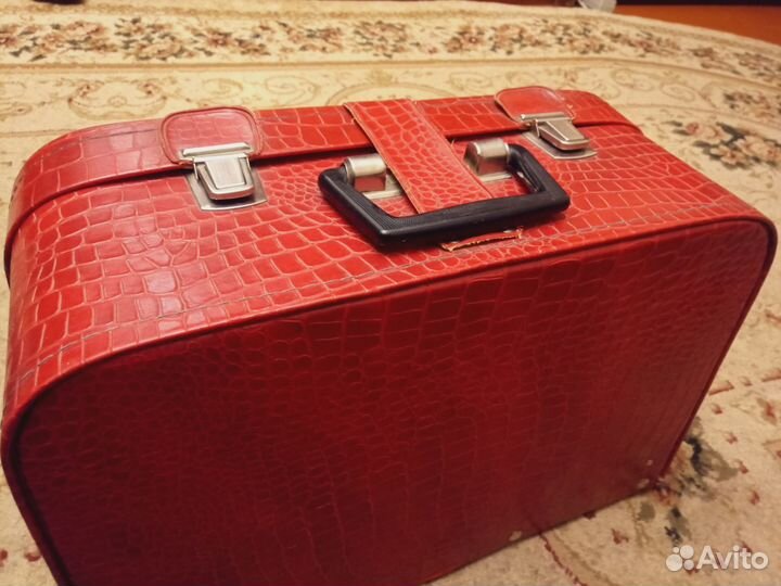 Швейная машина Ласточка