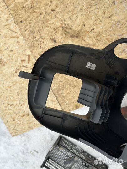 Renault Duster 1 2015-2020 Кожух подрулевой