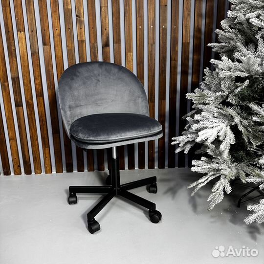 Стул для мастера в салон