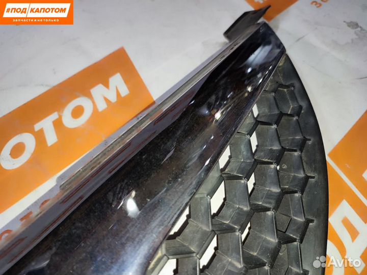 Решетка в бампер верхняя Mazda 3 BK рест. 2008