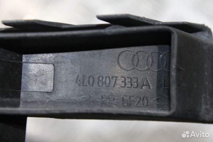 Кронштейн бампера передний левый Audi Q7 4L