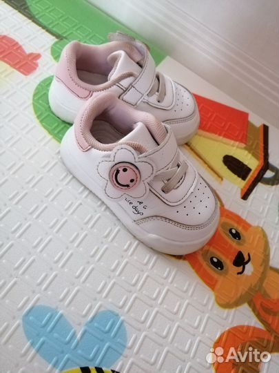 Кроссовки детские для девочек 18р