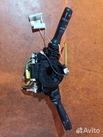 Блок подрулевых переключателей Toyota Ractis SCP100