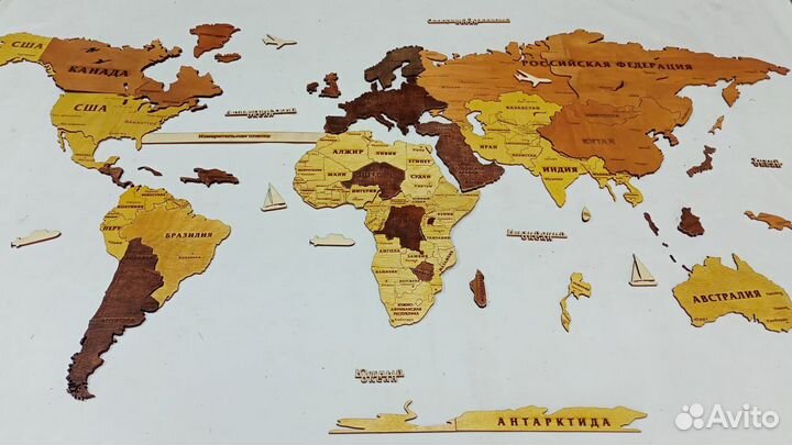 Настенная карта мира из дерева