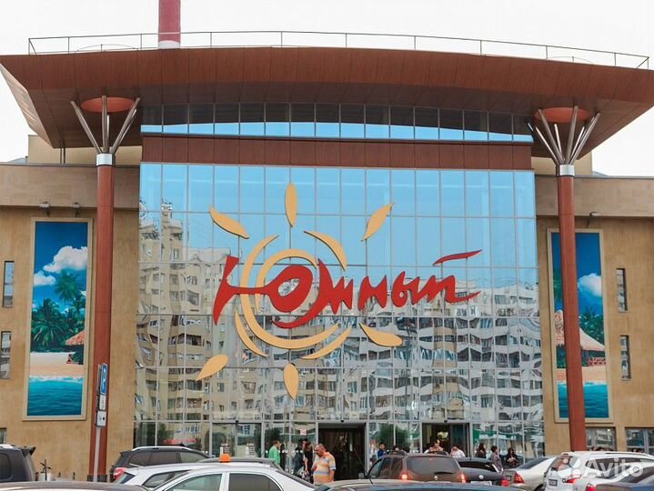 Работник торгового зала в магазин одежды