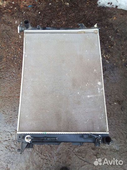 Радиатор на nissan teana бу