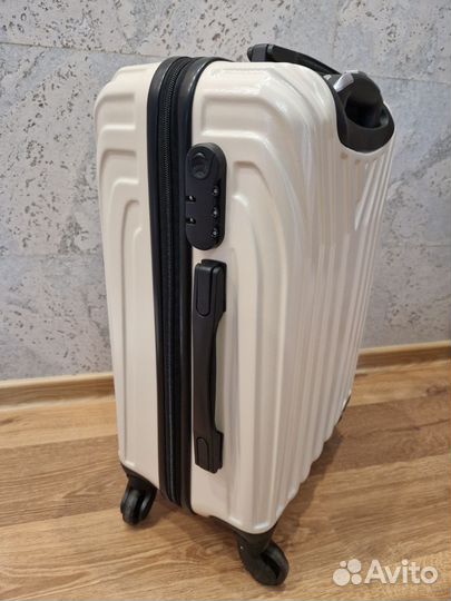 Чемодан на колесах