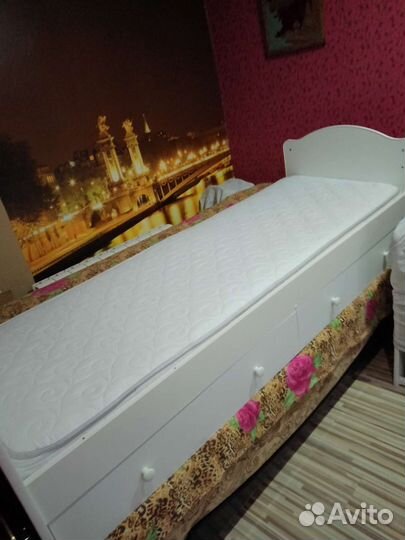 Односпальная кровать