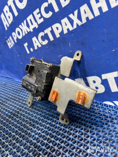 Моторчик заслонок отопителя Honda Cr-V 1