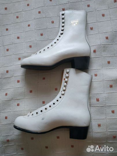 Ботинки детские для коньков Botas времён СССР