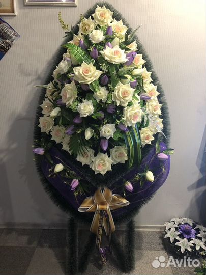 Ритуальные венки, корзины