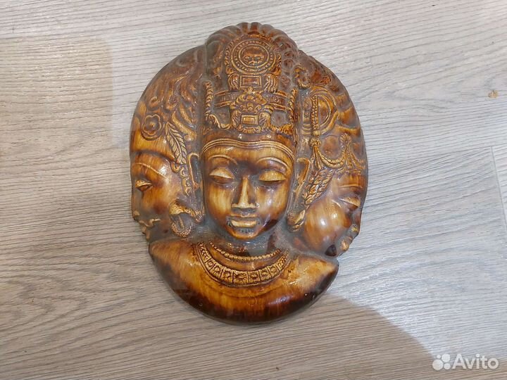 Маски на стену