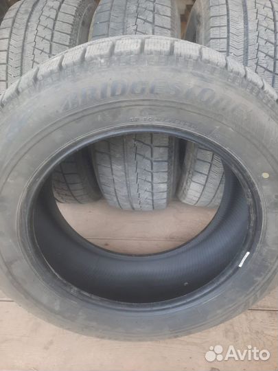 Bridgestone Blizzak VRX 225/60 R17 99S