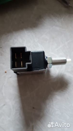 Концевик под педаль тормоза 938103K000