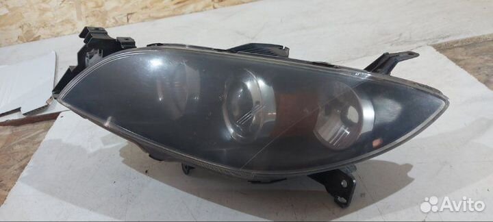 Фара галогеновая передняя левая Mazda Mazda3 BK