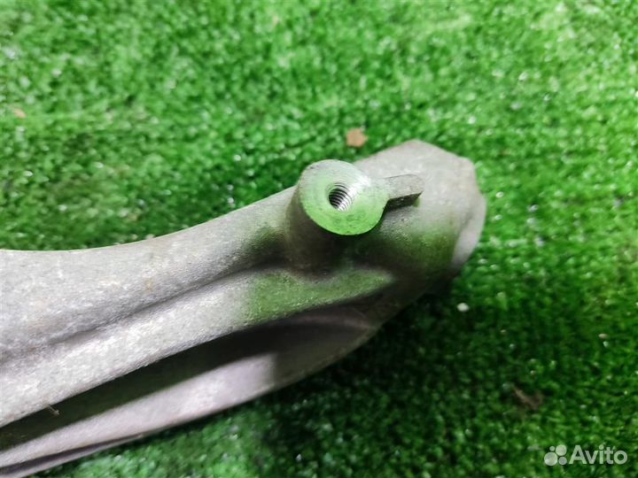 Кронштейн опоры двигателя правый Honda Civic 4D