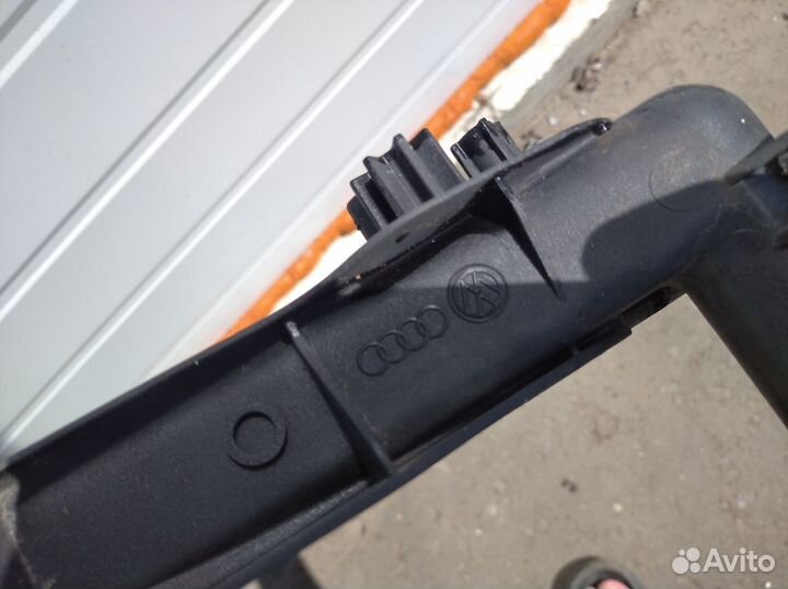 Радиатор охлаждения Audi A4 B7 2004-2008