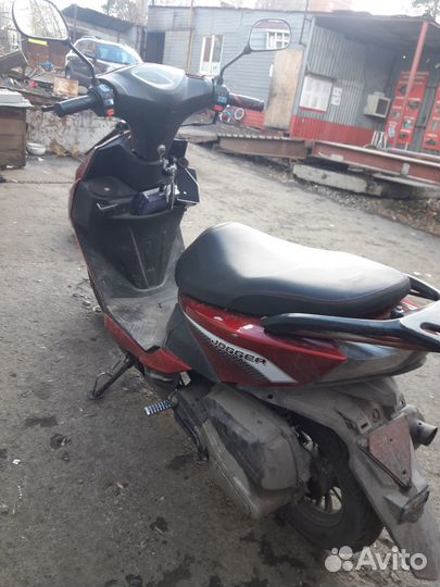 Скутор джогер