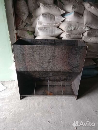 Бункерная кормушка