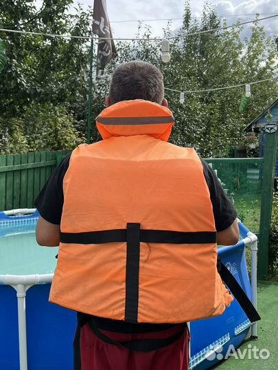 Спасательный жилет взрослый
