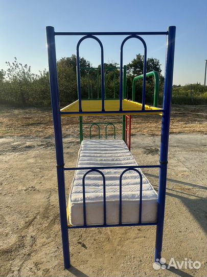 Двухъярусная кровать