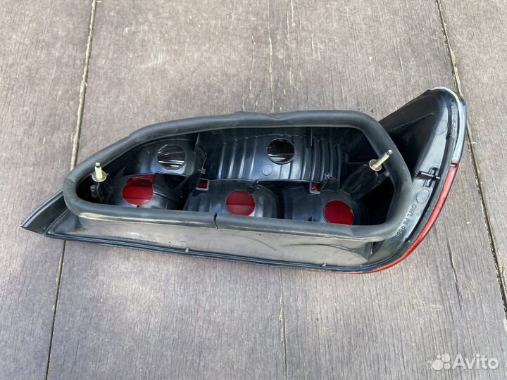 Фонарь задний левый Peugeot 406 95