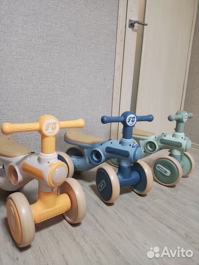 Детский беговел (велосипед)