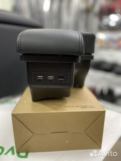 Подлокотник Nissan Juke