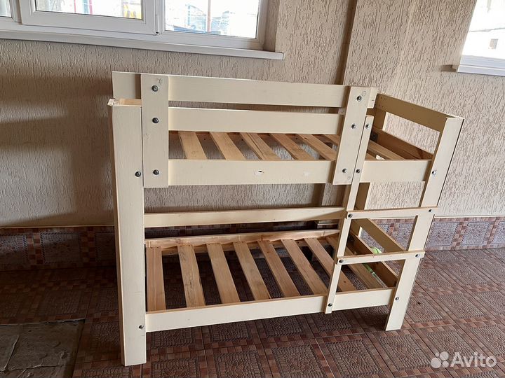 Двухъярусная кровать бу с матрасами