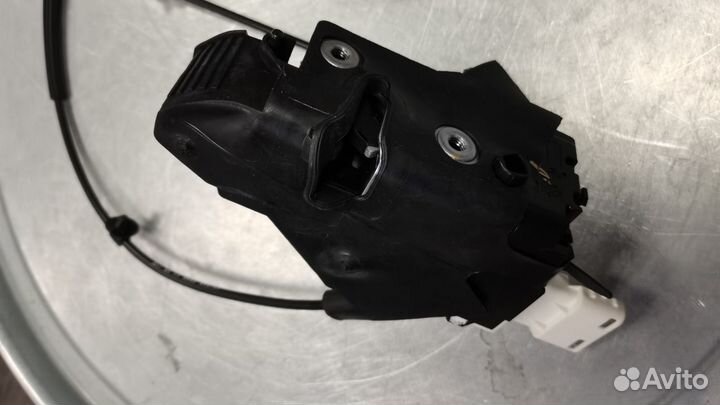 Замок двери rh Peugeot 407 9136fe