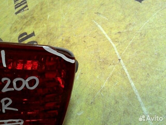 Отражатель в бампер задний правый Toyota Land