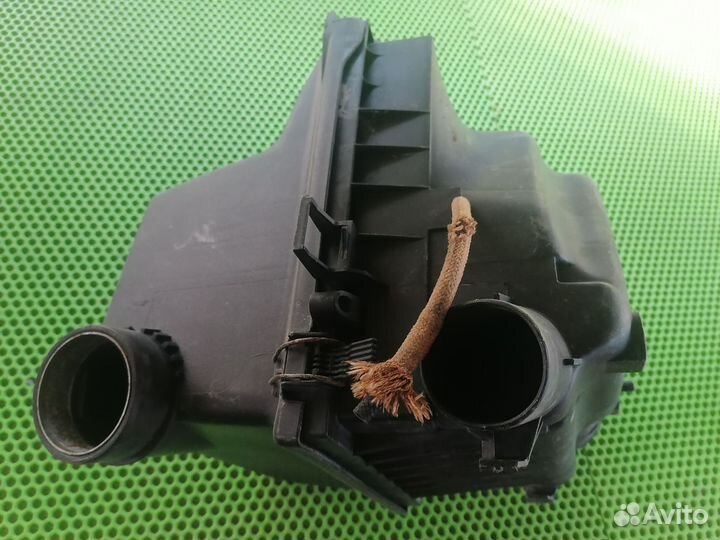 Корпус воздушного фильтра Фольксваген гольф 3