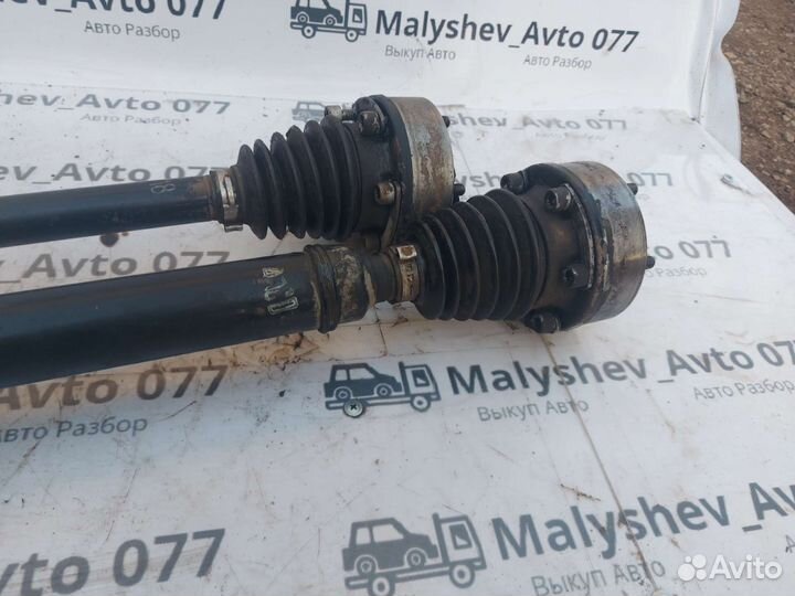 Привод левый /правый Volkswagen Jetta B5 BSE