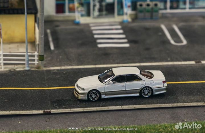 Модель Tarmac 1/64 Toyota Mark 2 Vertex JZX100