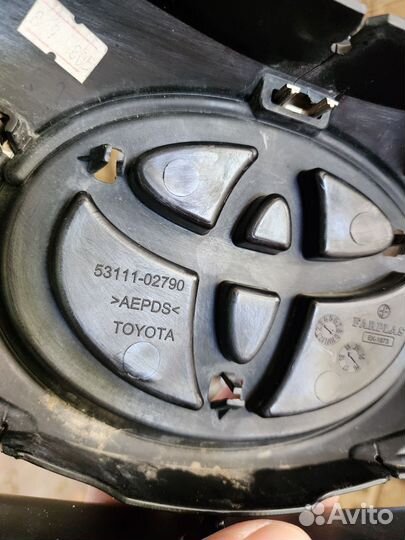 Решетка радиатора toyota corolla 180