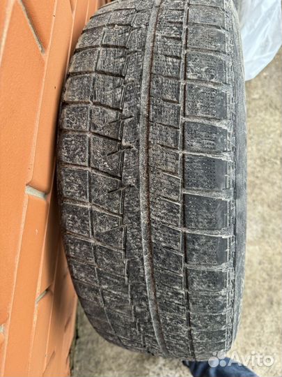 Bridgestone Blizzak Revo GZ 215/60 R17 96S