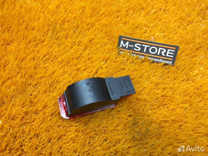 Плафон освещения задний правый Audi Q5 8R cdnc