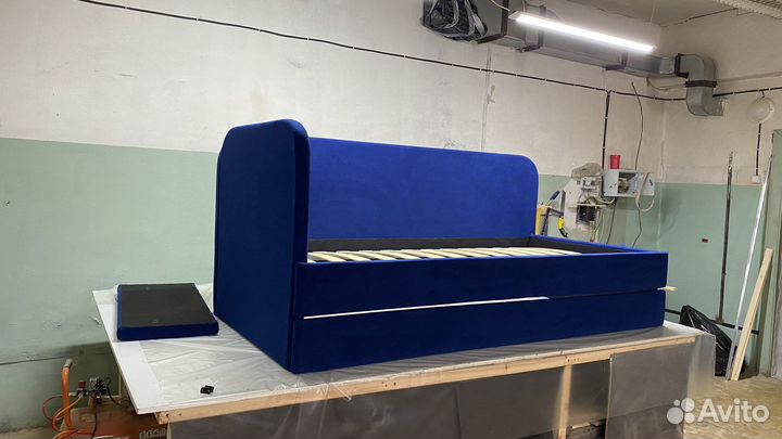 Детская кровать для подростка со спинками